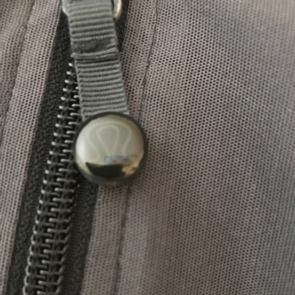 Lululemon - Picture 7 of 7